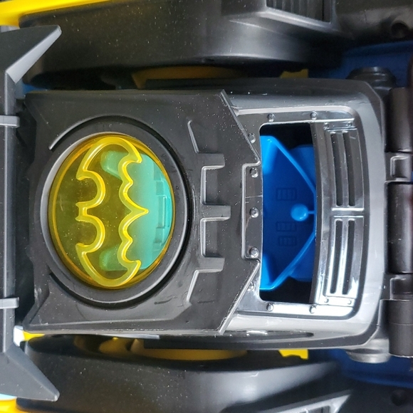 Imaginext DC Super Friends Transforming Batmobile R/C - Picture 6 of 9
